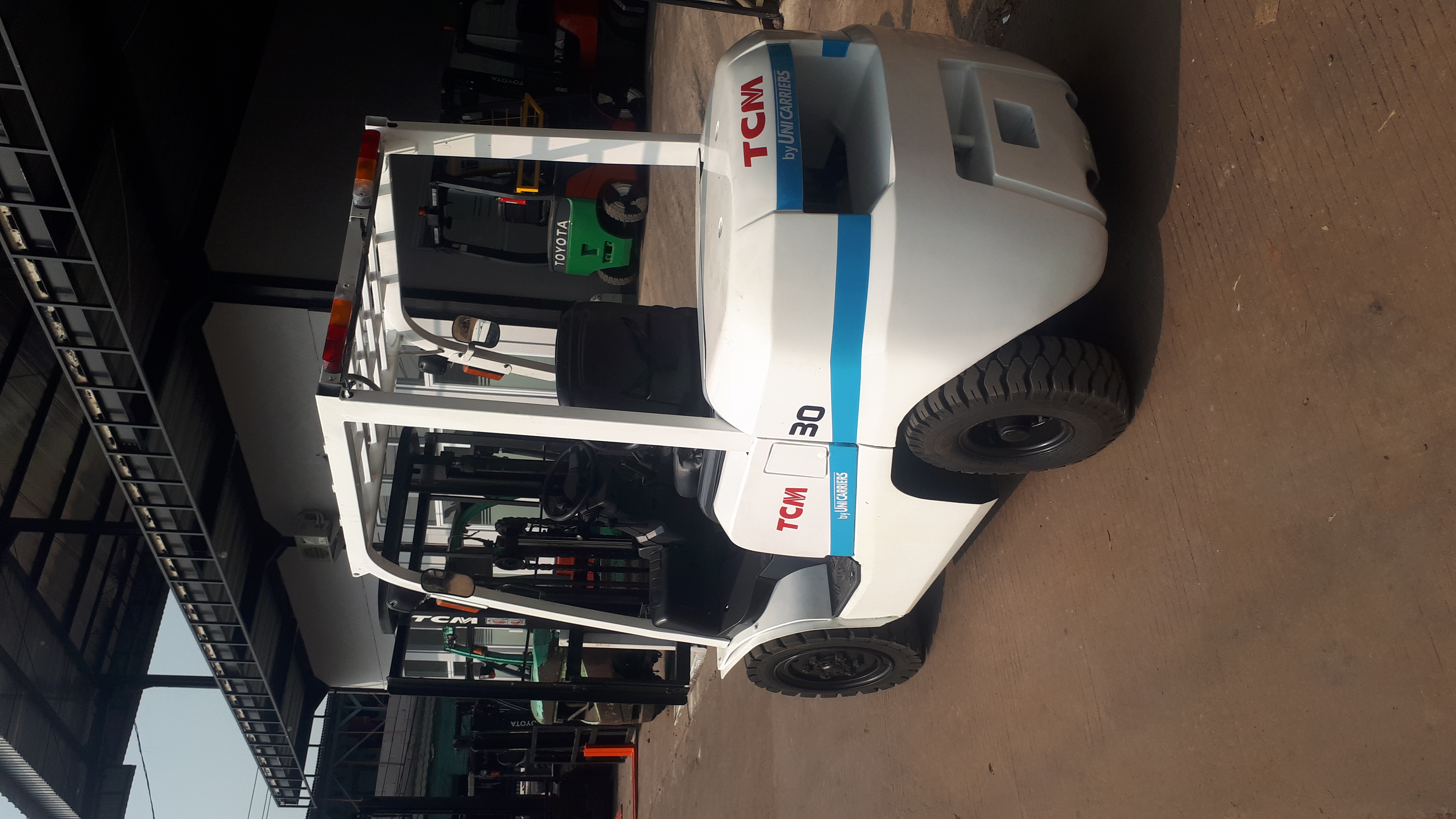 Mencari Forklift Bekas Terbaik di Bekasi? Simak Tipsnya!